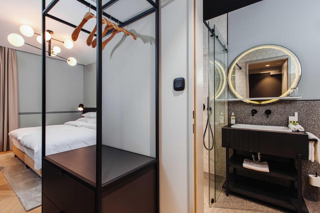 Doppel-/Zweibettzimmer im Keller
