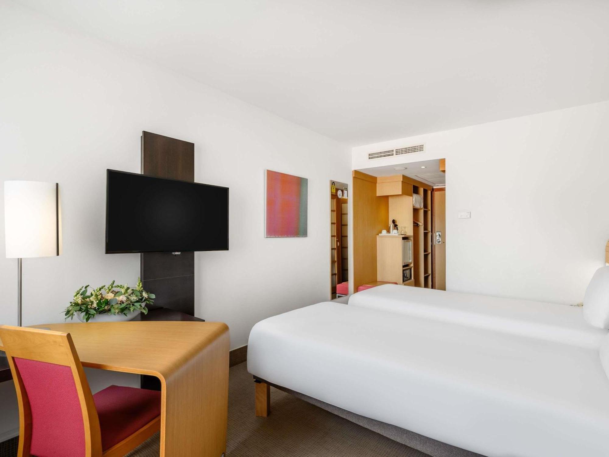 Standard Room 2 Single Beds