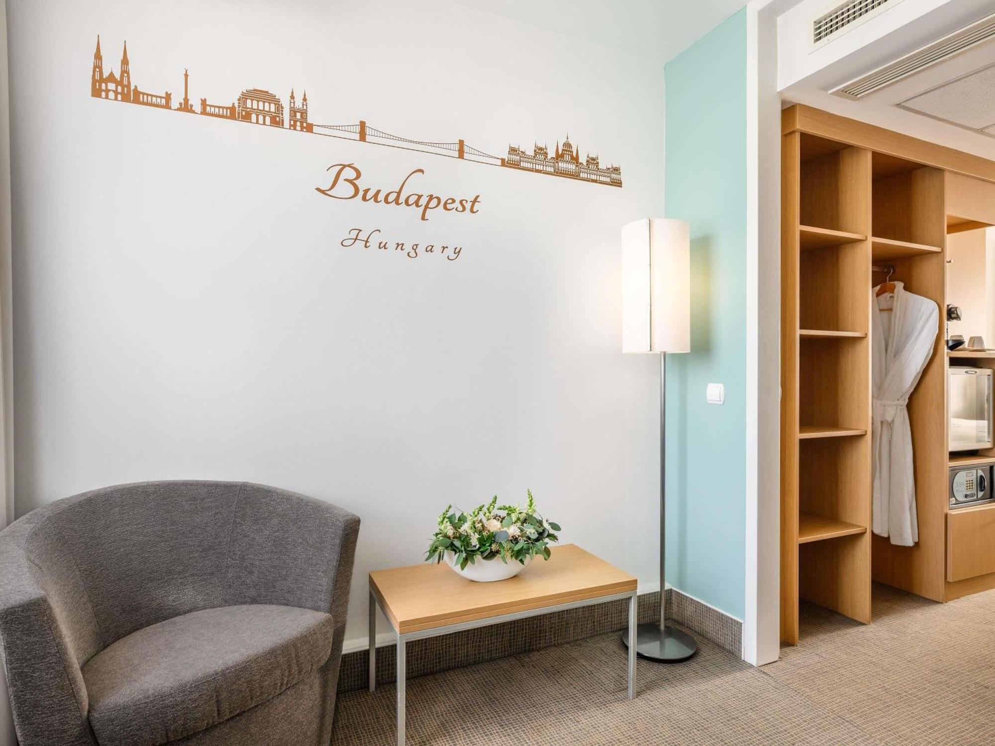 Executive Room 1 or
