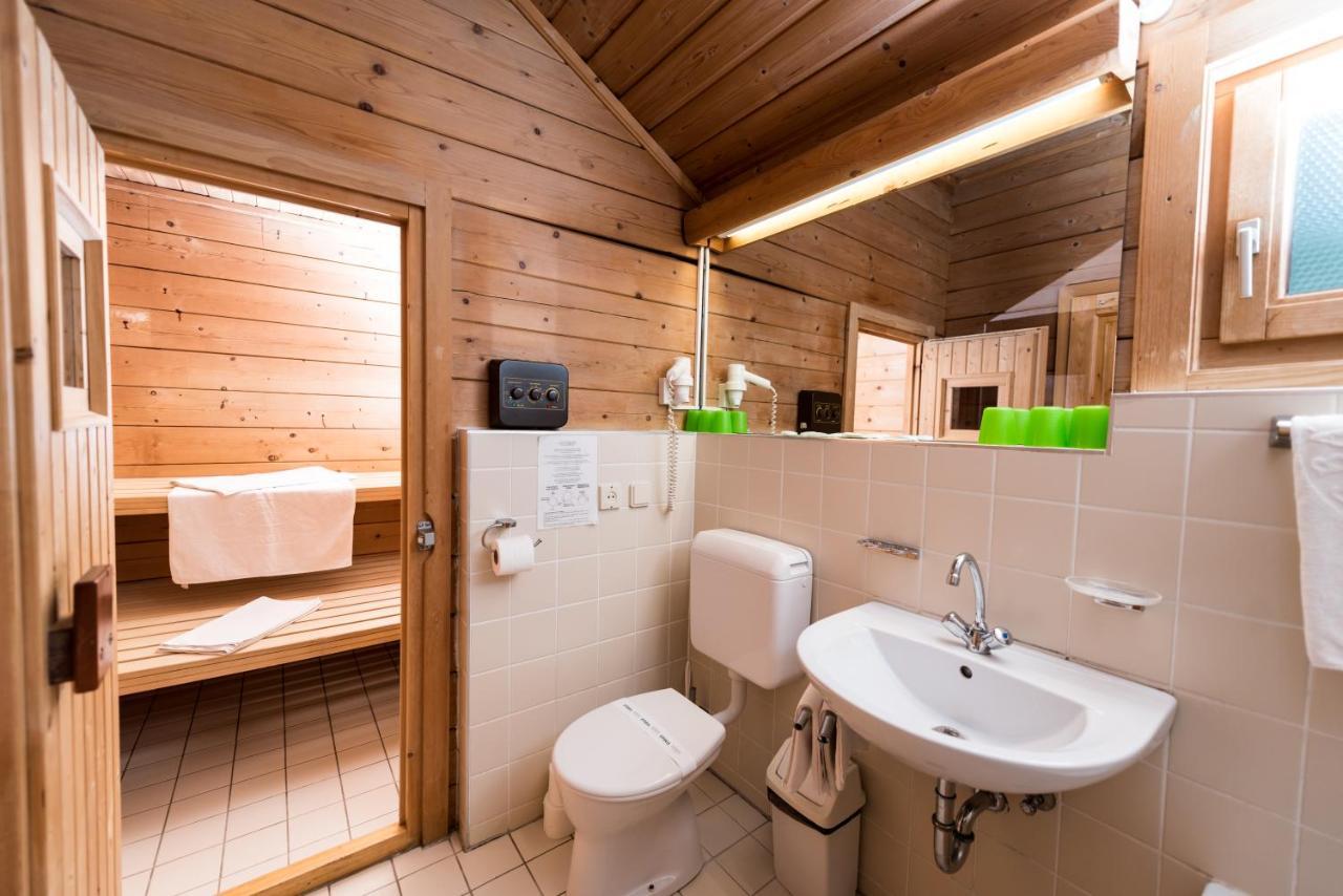 One-Bedroom Chalet Sauna