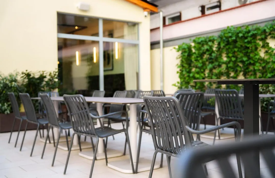 Honest Budapest By Chic&Basic-1
